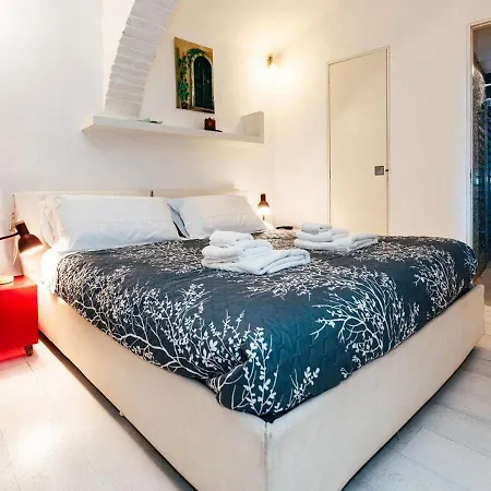 Romantic Duplex Piazza Navona Apartment Rome