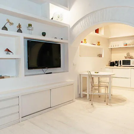 Romantic Duplex Piazza Navona Apartment Rome